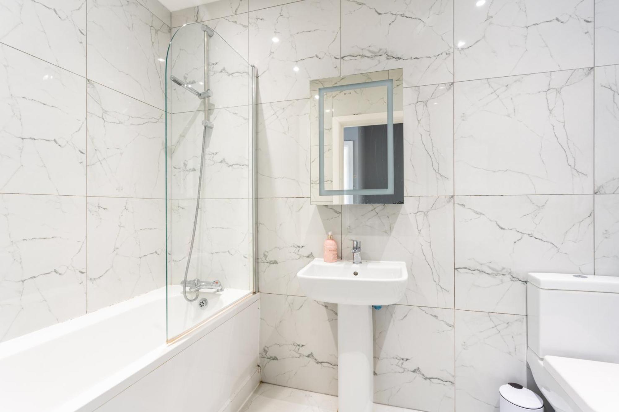 Modern Double Room With Shared Bathroom لندن المظهر الخارجي الصورة