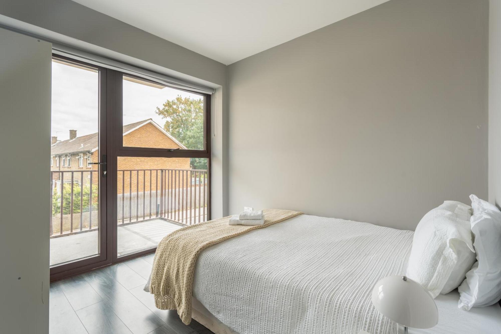 Modern Double Room With Shared Bathroom لندن المظهر الخارجي الصورة